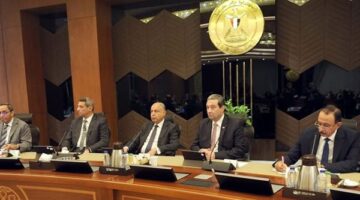 محافظ المنيا يشارك في اجتماع مجلس المحافظين برئاسة رئيس الوزراء