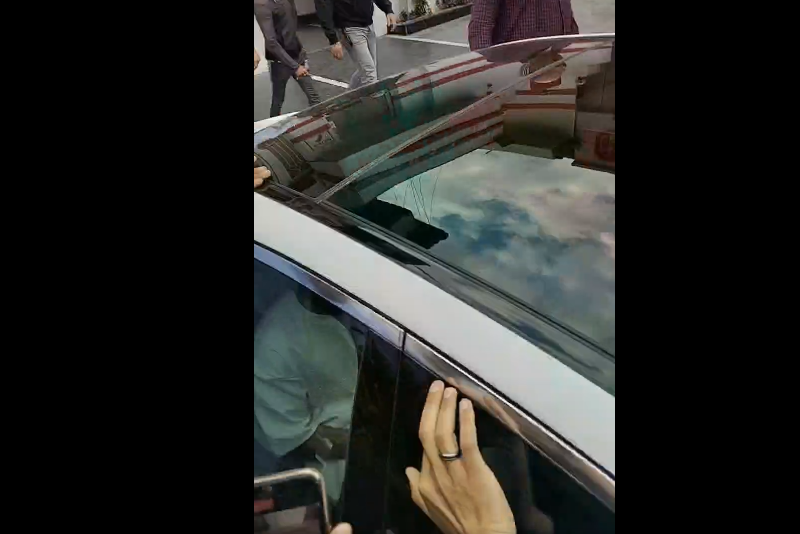 عودة مفاجئة وزيارة سريعة.. أحمد سيد زيزو يغادر تدريبات الزمالك وسط صمت تام (فيديو)