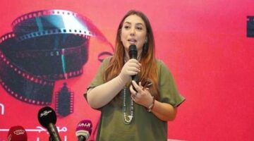 كندة علوش تتحدث عن تكريمها في مهرجان أسوان: «ابنتي سعيدة بتكريمي وترغب في الاحتفاظ بالجائزة»