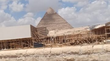 مصدر يكشف حقيقة مسرح بـ منطقة الأهرامات