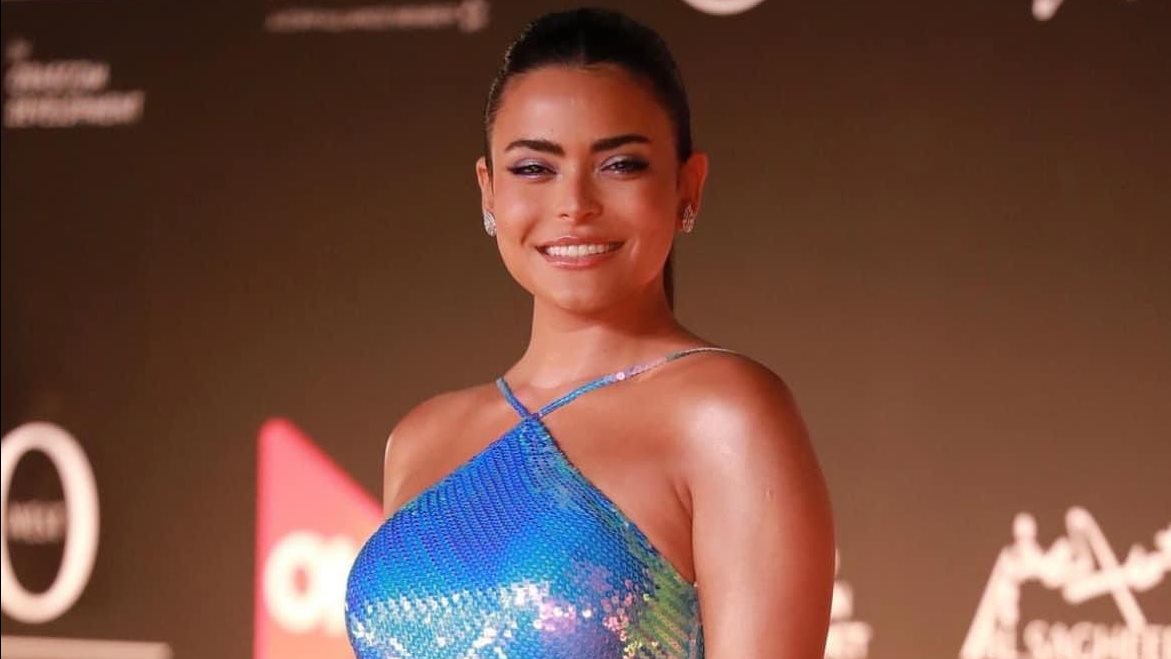 أسماء جلال بطلة فيلم “السلم والتعبان2” أمام عمرو يوسف