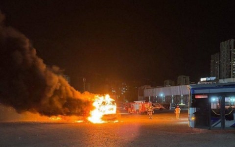 إعلام إسرائيلي: تفكيك عبوة ناسفة داخل سيارة على طريق سريع جنوب مدينة تل أبيب