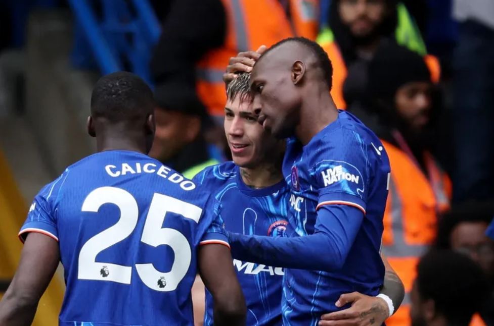 ليفربول يتأخر أمام تشيلسي بهدفين نظيفين