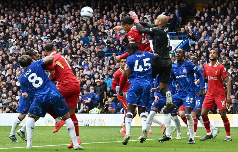 ليفربول يسقط بثلاثية أمام تشيلسي
