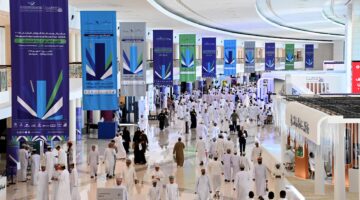 معرض مسقط الدولي للكتاب يسجل ارتفاعًا في عدد زواره بنسبة بلغت 64.81 بالمائة