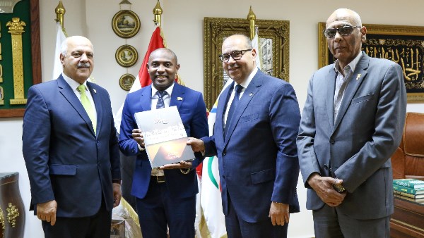 إدريس: اللجنة الأولمبية المصرية تساند جزر القمر باستضافة دورة ألعاب المحيط الهندي