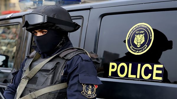 ضبط تشكيل عصابي اعتدى على مواطن وسرق هاتفه أعلى الدائري بالجيزة