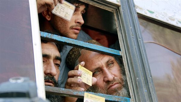 اليونيسف: ثلثا اللاجئين العائدين إلى أفغانستان من باكستان من الأطفال