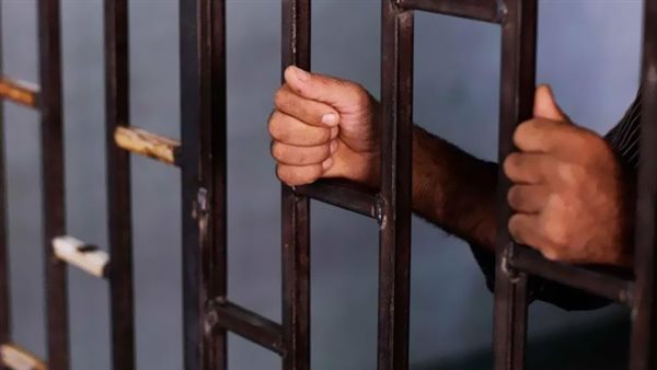 ضبط المتهمين بسرقة الهواتف المحمولة بالإكراه