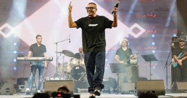 عمرو دياب يُحيى حفلا ضخما فى دبى وسط الآلاف من الجمهور