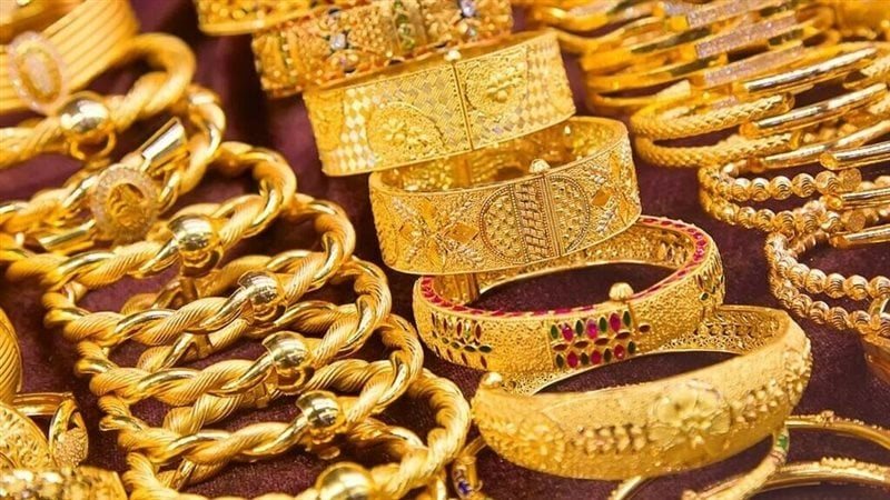 سعر الذهب اليوم الإثنين 5 مايو 2025 بعد احتساب الزيادة الجديدة.. تحديث لحظي لعيارات 24 و21 و18 سعر الذهب اليوم الإثنين 5 مايو 2025 بعد احتساب الزيادة الجديدة.. تحديث لحظي لعيارات 24 و21 و18