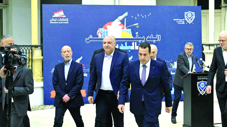 الجيش اللبناني يتسلم فلسطينياً مشتبهاً بإطلاق صواريخ