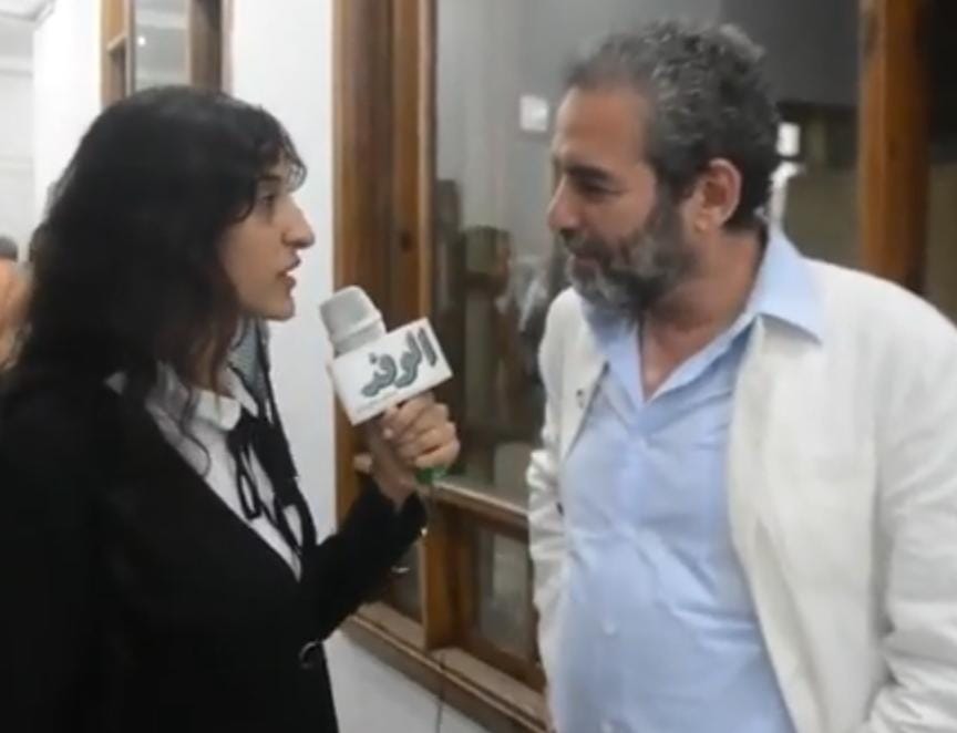 صورة أرشيفية - للفنان أحمد عبدالعزيز مع محررة تواصل
