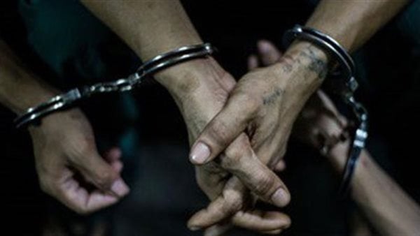 حبس 3 أشخاص لاتهامهم بالتعدى على شخص بسلاح أبيض