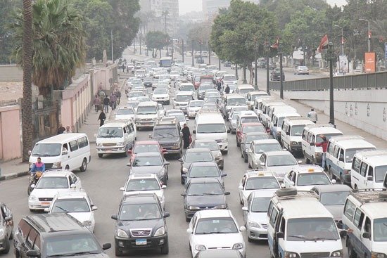 اعرف طريقك.. تباطؤ حركة السيارات على أغلب شوارع وميادين القاهرة والجيزة