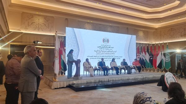 تحت رعاية الرئيس.. انطلاق مؤتمر منظمة المرأة العربية تحت عنوان حماية النساء من العنف السيبراني