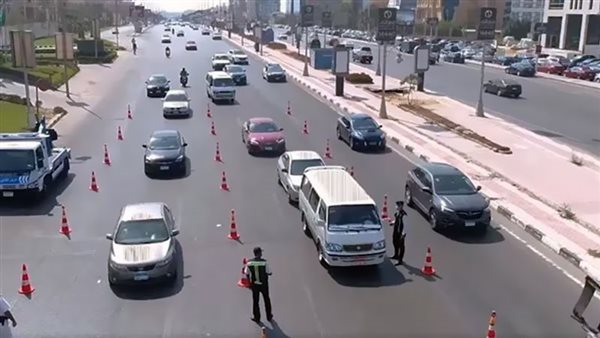 ضبط 212 مخالفة مرورية في جسر السويس بالقاهرة