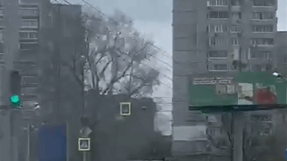 حصان هارب يتسبب بحادث (فيديو)