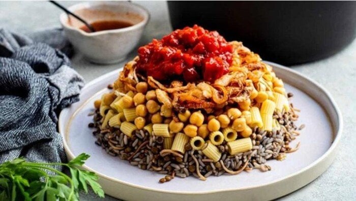 بخطوات سهلة وبسيطة.. طريقة عمل الكشري المصري