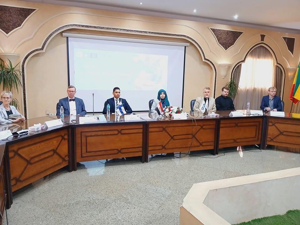 برنامجين إقليميين حول
