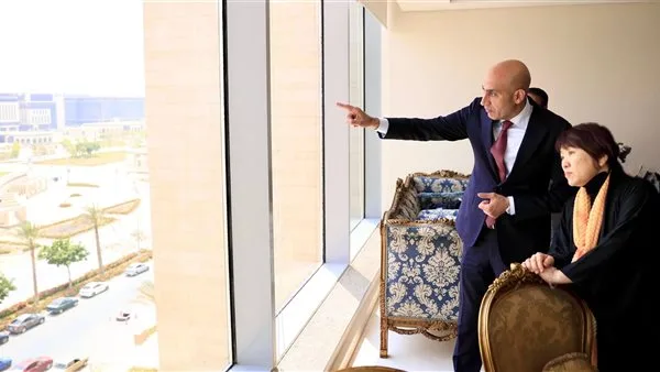 تعليق مفاجئ من وزيرة التعليم اليابانية بعد زيارة العاصمة الإدارية