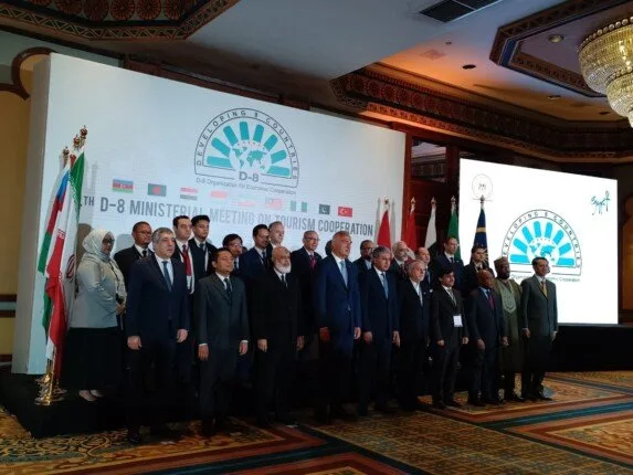 انطلاق الاجتماع الرابع لوزراء السياحة الأعضاء بمنظمة الدول الثماني النامية بمصر