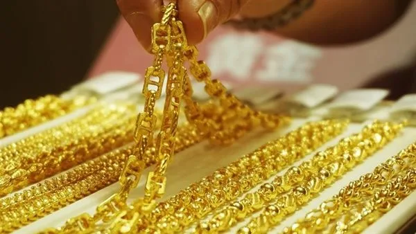 سعر الذهب اليوم الثلاثاء 6 مايو 2025 بمنتصف اليوم بعد الارتفاع الأخير في عيار 21 بالمصنعية