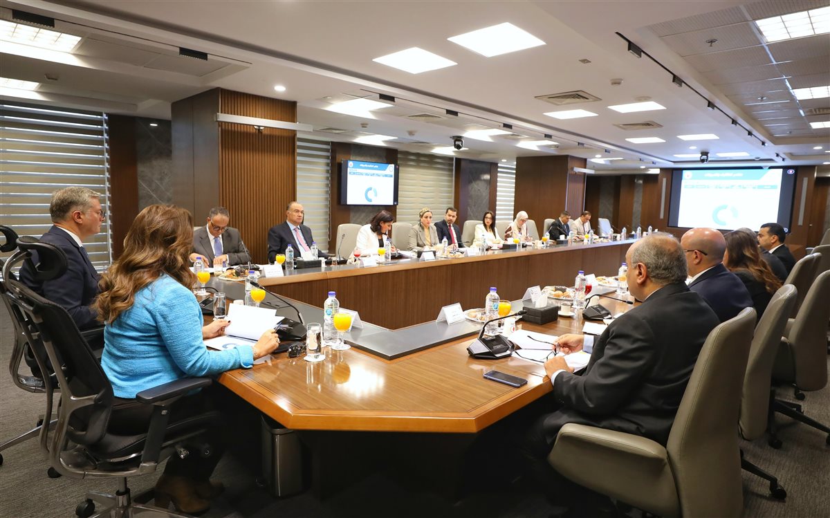 جانب من لقاء وزير البترول مع وزراء الصناعة والاستثمار والتنمية المحلية