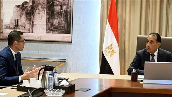 مدبولي يتابع مع وزير الاستثمار تنفيذ التكليفات الرئاسية لتحسين مناخ الاستثمار