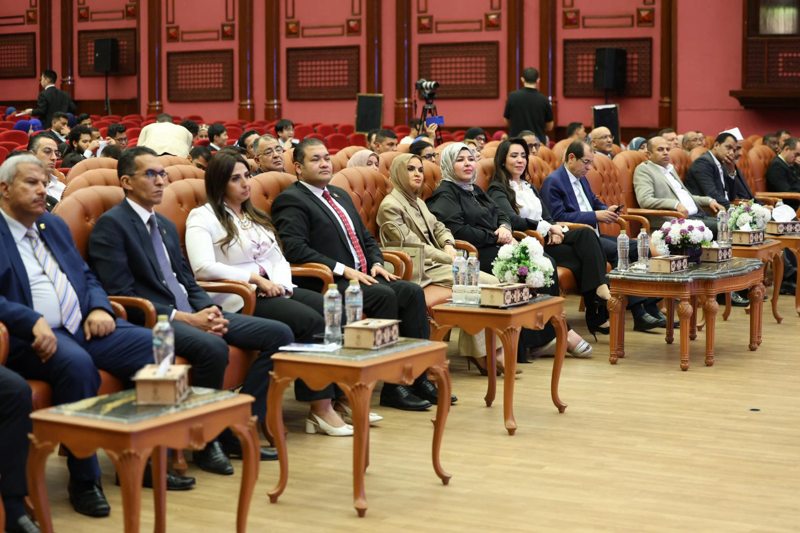 جلسة بمنتدى اسمع واتكلم