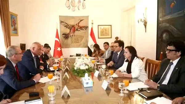 وزير الثقافة يبحث مع نظيره التركي أطر التعاون الثقافي بين البلدين