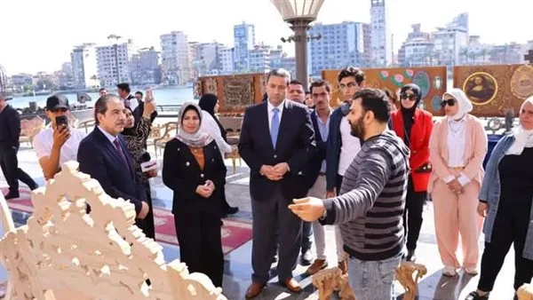 افتتحه محافظ دمياط… ساحة الكوبرى التاريخى تحتضن معرض "فن الأويما "