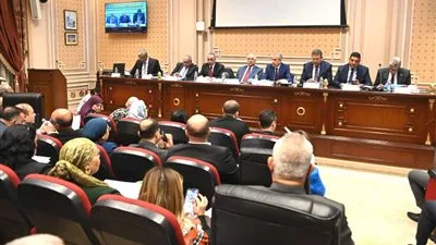 نرفع له القبعة .. اسكان النواب تشيد بجهود وزير الشؤون النيابية في مناقشات الايجار القديم..والنواب يردون بالتصفيق