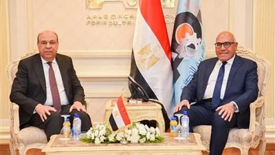 رئيس الهيئة العربية للتصنيع ووزير الطيران المدني يشهدان توقيع بروتوكول تعاون مشترك لتوفير محاكيات علوم الطيران