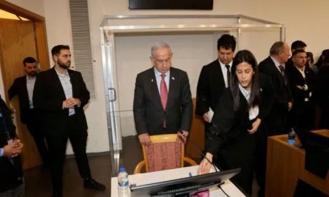 نتنياهو يمثل أمام المحكمة المركزية في تل أبيب للرد على تهم فساد