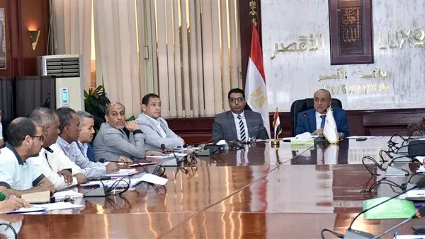بالصور.. محافظ الأقصر يوجه بالاستعداد لانطلاق الموجة 26 لإزالة التعديات