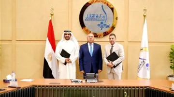 كامل الوزير يشهد توقيع عقد ترخيص شركة جرين فالي لخدمات السيارات الكهربائية