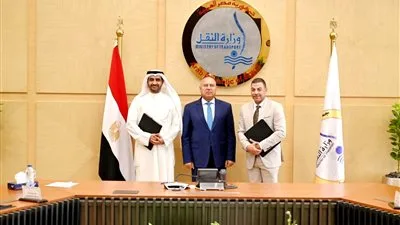 كامل الوزير يشهد توقيع عقد ترخيص شركة جرين فالي لخدمات السيارات الكهربائية