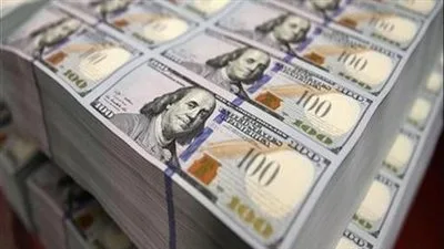الدولار الأمريكي مهدد بطوفان بيع تريليوني من دول آسيا