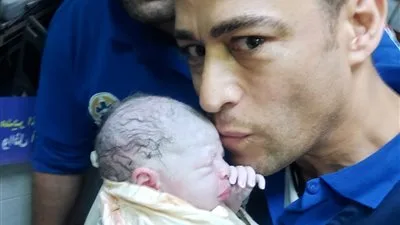ولدت في المحطة.. طاقم إسعاف ينجح في ولادة سيدة بمحطة قطار كفرالشيخ