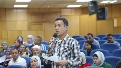 محافظ المنيا يناقش ملفات ساخنة مع مواطنى ابوقرقاص وملوى و ديرمواس ومساعدات مادية واعانات عاجلة لحالات انسانية