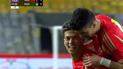الدوري المصري الممتاز: طاهر محمد طاهر يسجل الهدف الثاني للأهلي في مرمى المصري البورسعيدي في الدقيقة 48