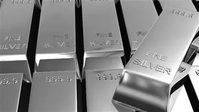 الفضة تواصل التراجع عن أعلى مستوى لها في أسبوع