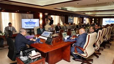 أسامة ربيع يبحث مع ممثلي 25 الخطوط والتوكيلات الملاحية تأثير التطورات التي تشهدها الأوضاع الأمنية على حرية الملاحة