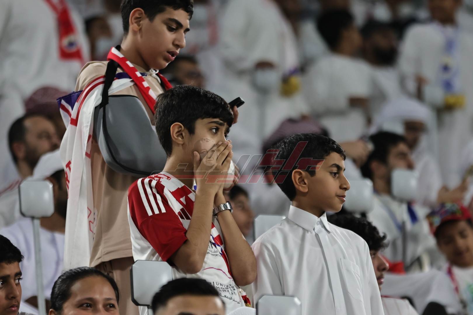 تُوّج نادي شباب الأهلي بلقب كأس رئيس دولة الإمارات لكرة القدم لموسم 2024-2025، بعد فوزه على الشارقة بنتيجة 2-1 في المباراة النهائية التي أُقيمت مساء الجمعة على استاد محمد بن زايد في أبوظبي.