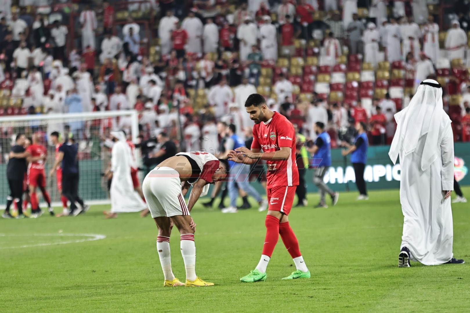 تُوّج نادي شباب الأهلي بلقب كأس رئيس دولة الإمارات لكرة القدم لموسم 2024-2025، بعد فوزه على الشارقة بنتيجة 2-1 في المباراة النهائية التي أُقيمت مساء الجمعة على استاد محمد بن زايد في أبوظبي.
