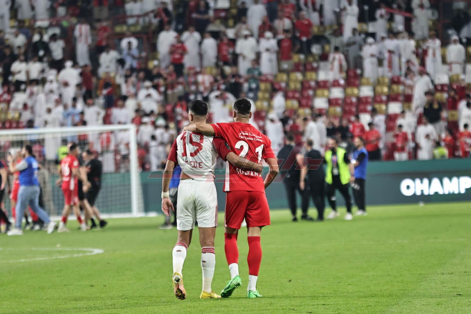 تُوّج نادي شباب الأهلي بلقب كأس رئيس دولة الإمارات لكرة القدم لموسم 2024-2025، بعد فوزه على الشارقة بنتيجة 2-1 في المباراة النهائية التي أُقيمت مساء الجمعة على استاد محمد بن زايد في أبوظبي.
