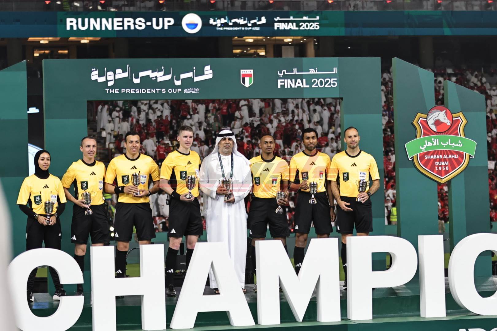 تُوّج نادي شباب الأهلي بلقب كأس رئيس دولة الإمارات لكرة القدم لموسم 2024-2025، بعد فوزه على الشارقة بنتيجة 2-1 في المباراة النهائية التي أُقيمت مساء الجمعة على استاد محمد بن زايد في أبوظبي.