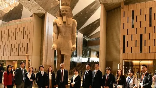المتحف المصري الكبير يستقبل رئيس جمهورية جزر القمر ووزيرة التعليم والثقافة اليابانية