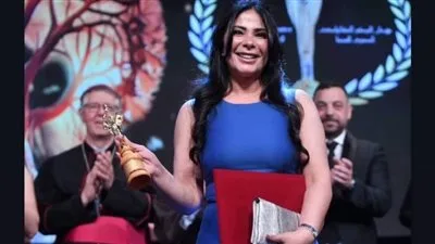 منى زكي عن فيلم رحلة 404: فيلم يجسد رحلة استثنائية وتكريمي عنه أعتز به